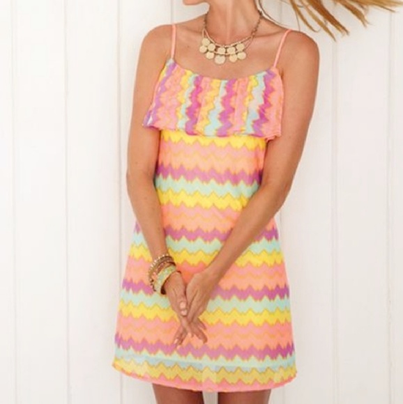 Lilly Pulitzer Laya Chevron Dress Size Medium - Picture 2 of 7